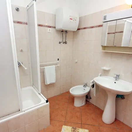 Appartement With A Parking Space - 5852 *