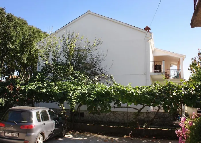 Apartman With A Parking Space - 5852 *