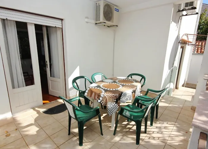 With A Parking Space - 5852 Apartman Zadar