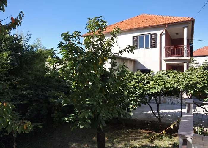 Apartman With A Parking Space - 5852