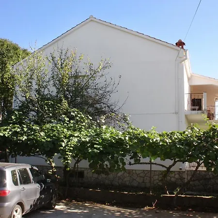 아파트 With A Parking Space - 5852 *