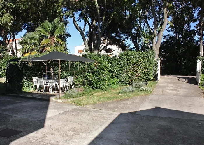 With A Parking Space - 5852 * זאדאר